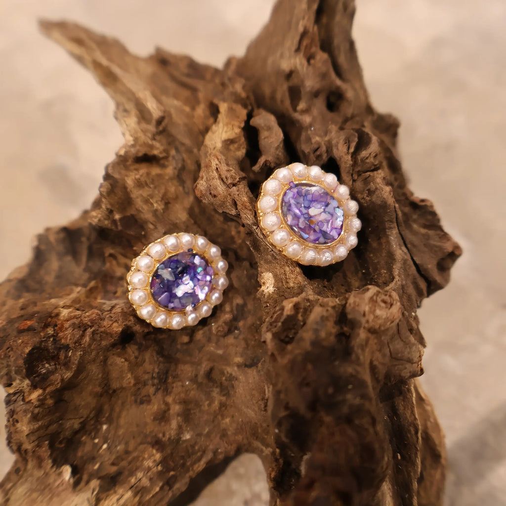 Amethyst Pearl Radiance — Purple Round Pearl-Bordered Stud Earrings