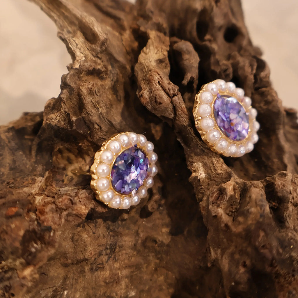 Amethyst Pearl Radiance — Purple Round Pearl-Bordered Stud Earrings