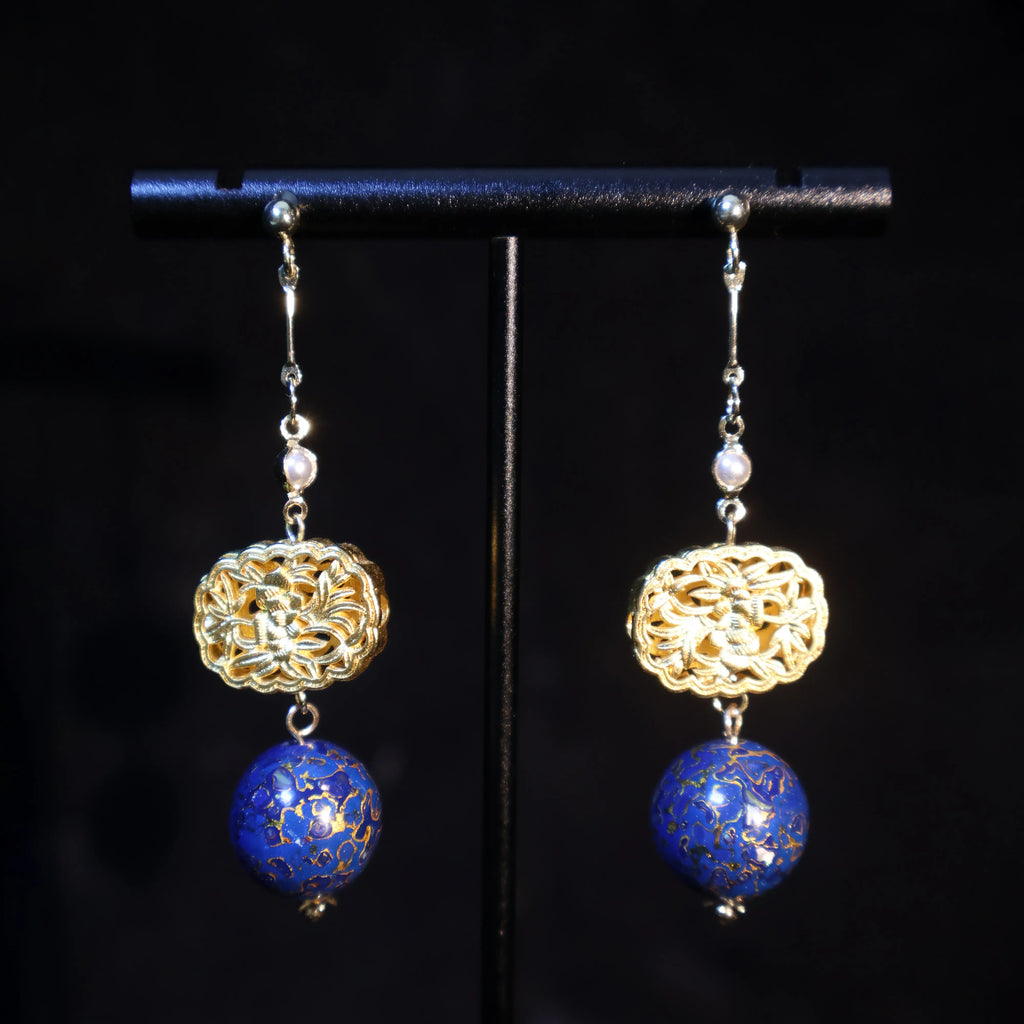 獨一無二犀皮大漆長耳墜 | 螺鈿鑲嵌，14K耳鉤與18K金鏤空花卉